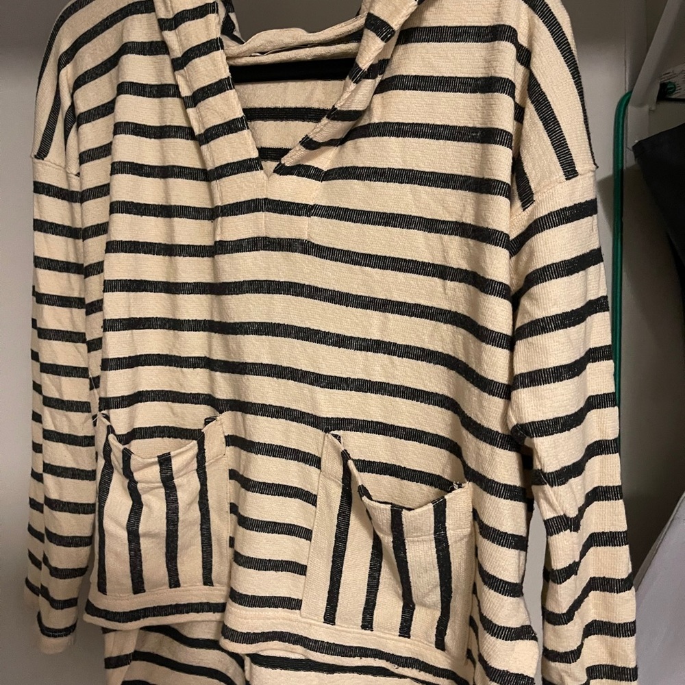 Hooded sweater